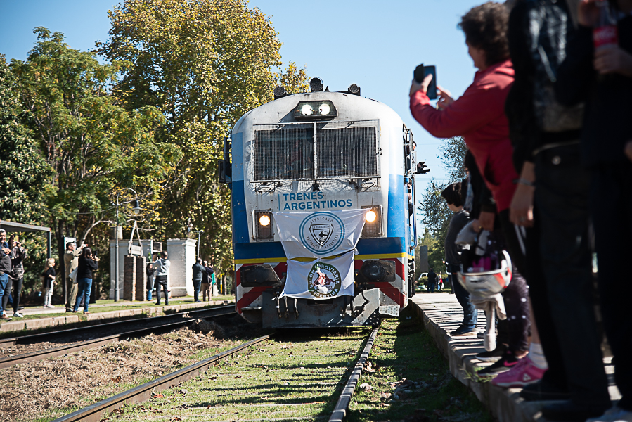 Moverse en tren de Funes a Rosario costará solo $60